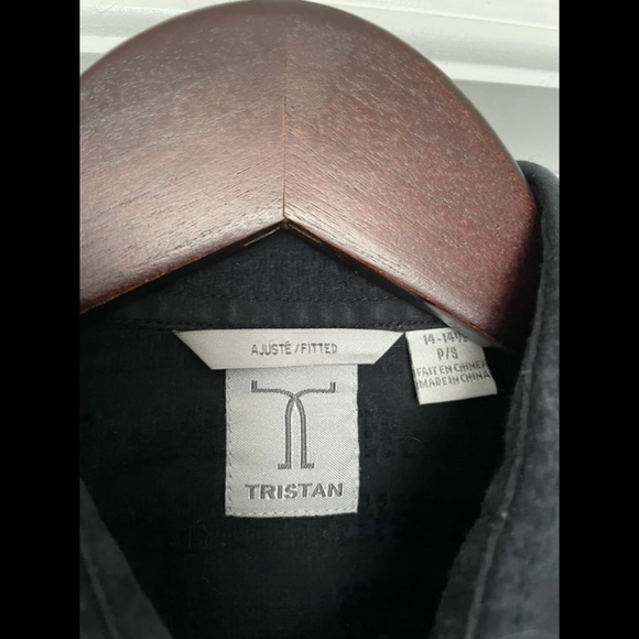 Tristan Fitted Black Shirt - Picture 2 of 3